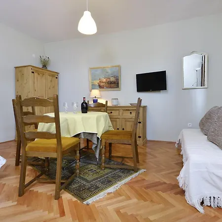 Lena Apartment *