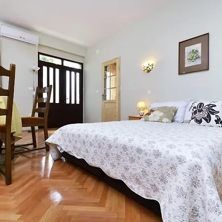 Lena Apartment Makarska