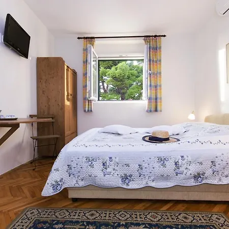 Lena * Makarska
